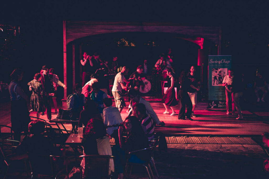 swingchap-BG-1